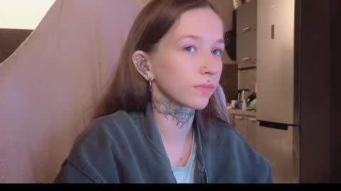 Snapshot of fran_bow chatting on February 21, 2026, 9:38 pm fran_bow online show from February 21, 2026, 9:38 pm