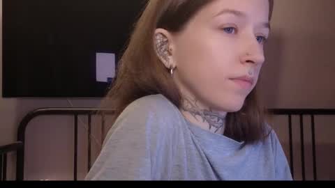 Snapshot of fran_bow chatting on March 12, 2026, 5:30 pm fran_bow online show from March 12, 2026, 5:30 pm