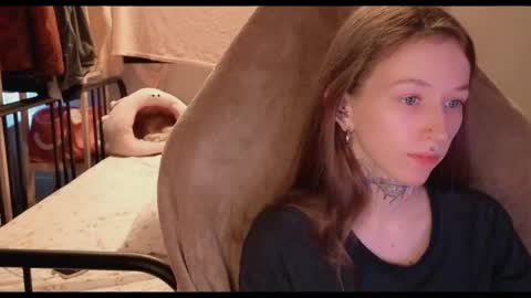 fran_bow online show from May 12, 2026, 1:19 pm