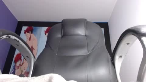 Snapshot of fran_boy_ chatting on February 10, 2025, 10:30 pm Fran online show from February 10, 2025, 10:30 pm