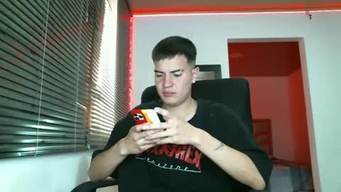 Snapshot of franccesco_699 chatting on February 14, 2025, 3:58 pm franccesco_699 online show from February 14, 2025, 3:58 pm