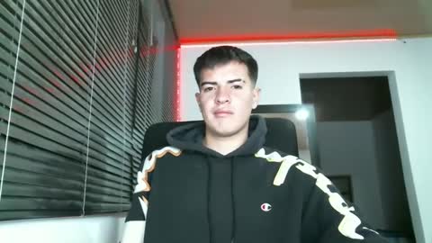 Snapshot of franccesco_699 chatting on March 7, 2025, 11:27 pm franccesco_699 online show from March 7, 2025, 11:27 pm