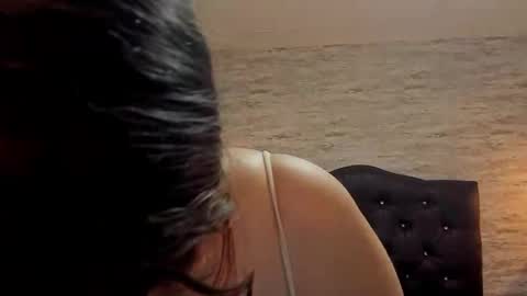          online show from December 21, 2025, 2:35 pm