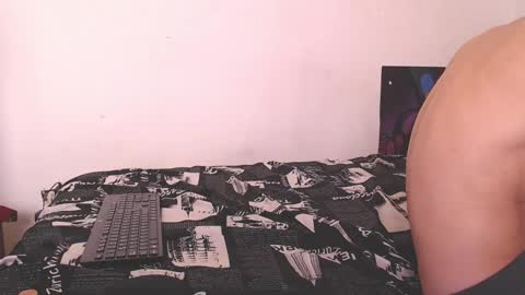 Snapshot of francesco_spank chatting on February 7, 2025, 4:46 pm FRANCESCO online show from February 7, 2025, 4:46 pm