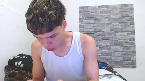 Snapshot of francesco_spank chatting on February 25, 2025, 9:35 pm FRANCESCO online show from February 25, 2025, 9:35 pm
