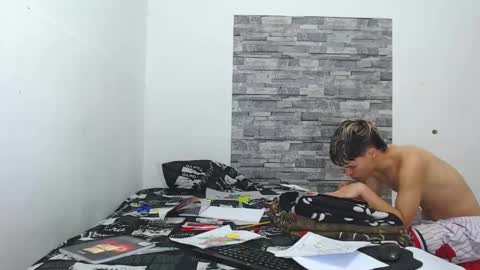 Snapshot of francesco_spank chatting on February 28, 2025, 9:55 pm FRANCESCO online show from February 28, 2025, 9:55 pm