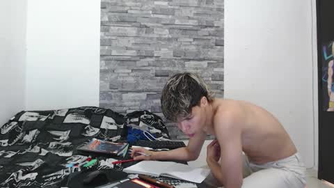 Snapshot of francesco_spank chatting on March 11, 2025, 8:42 pm FRANCESCO online show from March 11, 2025, 8:42 pm