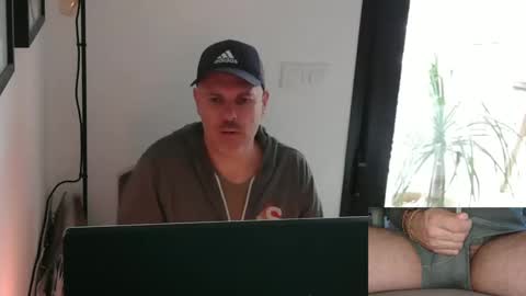 Snapshot of francescoes chatting on January 6, 2025, 11:29 am francescoes online show from January 6, 2025, 11:29 am
