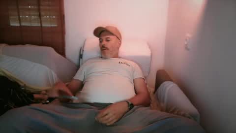 Snapshot of francescoes chatting on October 21, 2025, 12:28 pm francescoes online show from October 21, 2025, 12:28 pm