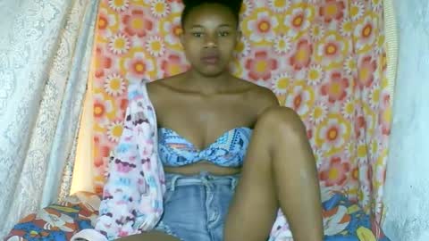 Snapshot of franciefrancie chatting on October 20, 2025, 5:52 am francilla online show from October 20, 2025, 5:52 am