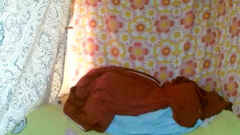 Snapshot of franciefrancie chatting on October 24, 2025, 6:32 am francilla online show from October 24, 2025, 6:32 am