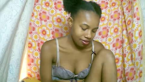 Snapshot of franciefrancie chatting on October 29, 2025, 6:15 am francilla online show from October 29, 2025, 6:15 am