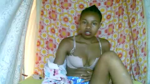 Snapshot of franciefrancie chatting on November 24, 2025, 6:24 am francilla online show from November 24, 2025, 6:24 am