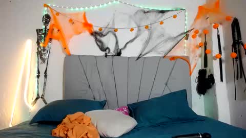 Snapshot of francihot4 chatting on October 29, 2025, 2:36 am francihot4 online show from October 29, 2025, 2:36 am