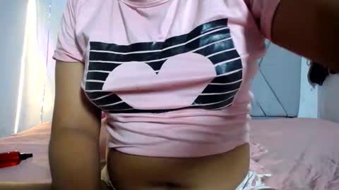 Snapshot of francihot4 chatting on November 7, 2025, 3:17 am francihot4 online show from November 7, 2025, 3:17 am