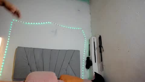 Snapshot of francihot4 chatting on November 9, 2025, 1:59 am francihot4 online show from November 9, 2025, 1:59 am