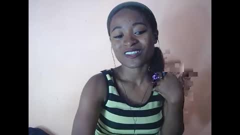 Snapshot of francine925426 chatting on November 15, 2025, 8:44 am francine925426 online show from November 15, 2025, 8:44 am