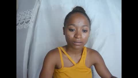 Snapshot of francine925426 chatting on December 2, 2025, 9:14 am francine925426 online show from December 2, 2025, 9:14 am