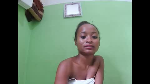 francine925426 online show from March 18, 2026, 7:33 am