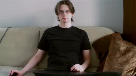 Snapshot of francisgray chatting on April 1, 2026, 12:50 pm Frank online show from April 1, 2026, 12:50 pm