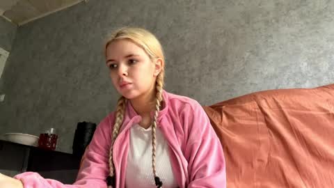 Britney online show from May 27, 2026, 6:43 am