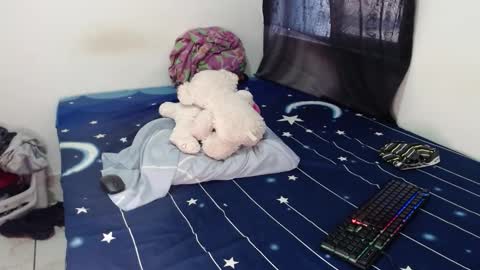 Snapshot of frankbroad68 chatting on October 28, 2025, 8:33 pm Frank online show from October 28, 2025, 8:33 pm