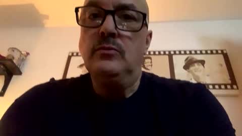 Snapshot of frankie8881 chatting on December 22, 2025, 1:02 am frankie8881 online show from December 22, 2025, 1:02 am