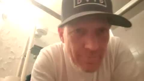 Snapshot of frankieblueeyes4u chatting on April 6, 2026, 6:25 am Famous Blue Eyes online show from April 6, 2026, 6:25 am