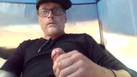 Snapshot of franklyzappa chatting on November 5, 2025, 5:02 pm Girth Brookes online show from November 5, 2025, 5:02 pm