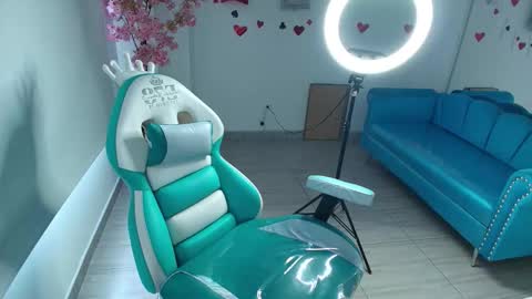 Snapshot of franshesca_buller chatting on February 23, 2026, 7:33 pm Franshesca online show from February 23, 2026, 7:33 pm