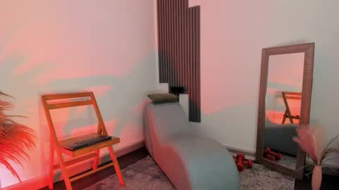 Snapshot of fransheskarossi_ chatting on February 4, 2026, 12:00 pm Fransheska online show from February 4, 2026, 12:00 pm