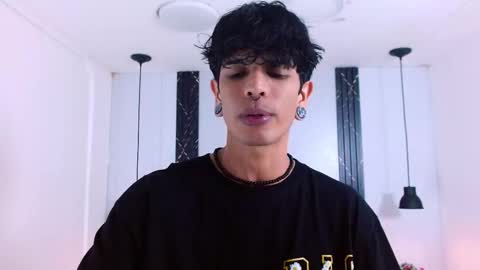 Franvill trato online show from November 25, 2025, 7:14 pm