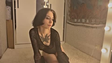 mistress Bastet and  mintcola online show from October 11, 2025, 8:13 am