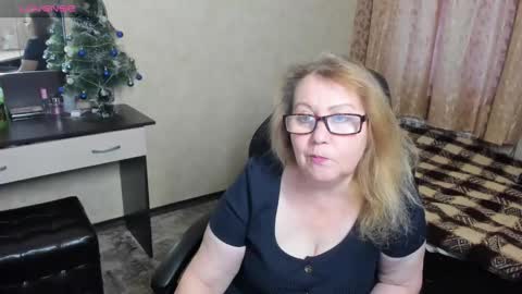 Snapshot of fraumartha chatting on December 24, 2024, 11:06 am FrauMartha online show from December 24, 2024, 11:06 am