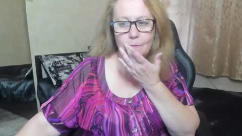 Snapshot of fraumartha chatting on September 27, 2025, 1:27 pm FrauMartha online show from September 27, 2025, 1:27 pm