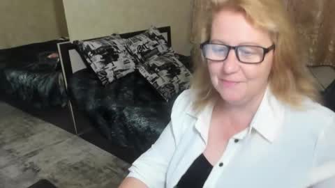 Snapshot of fraumartha chatting on November 8, 2025, 1:33 pm FrauMartha online show from November 8, 2025, 1:33 pm