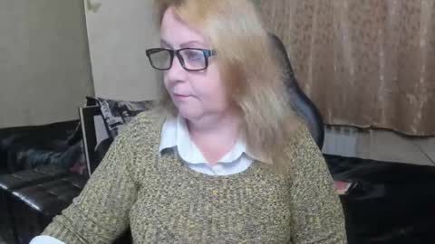 Snapshot of fraumartha chatting on November 11, 2025, 3:12 pm FrauMartha online show from November 11, 2025, 3:12 pm