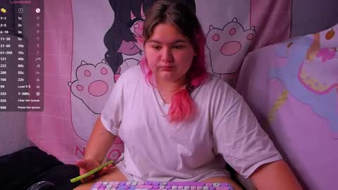 Snapshot of freakcute_friends chatting on December 9, 2024, 1:45 pm Alice online show from December 9, 2024, 1:45 pm