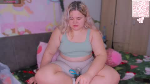 Snapshot of freakcute_friends chatting on January 7, 2026, 4:09 pm Alice online show from January 7, 2026, 4:09 pm