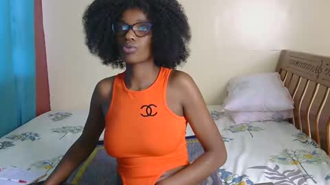 Snapshot of freakky_nessa chatting on December 14, 2024, 1:59 pm Nessa-Independent model online show from December 14, 2024, 1:59 pm