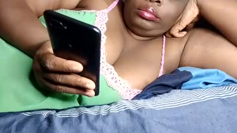 Snapshot of freaky08 chatting on October 17, 2025, 6:10 pm freaky08 online show from October 17, 2025, 6:10 pm