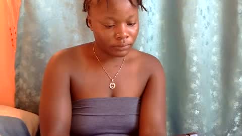 Snapshot of freaky_dolly chatting on January 6, 2025, 12:24 pm freaky_dolly online show from January 6, 2025, 12:24 pm