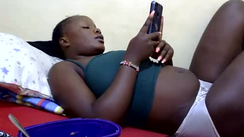 Snapshot of freaky_dolly chatting on January 20, 2025, 9:56 am freaky_dolly online show from January 20, 2025, 9:56 am