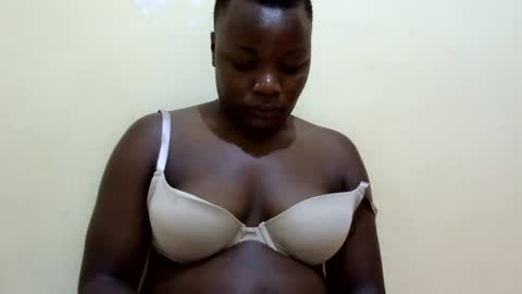 Snapshot of freaky_dolly chatting on February 11, 2025, 6:01 pm freaky_dolly online show from February 11, 2025, 6:01 pm