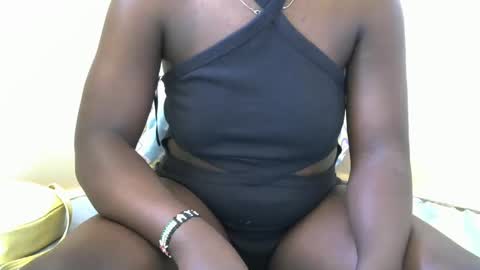 Snapshot of freaky_dolly chatting on February 26, 2025, 8:04 am freaky_dolly online show from February 26, 2025, 8:04 am