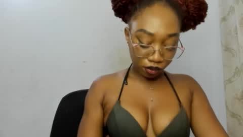 Snapshot of freaky_ebonygirl chatting on September 17, 2025, 6:15 am Freaky ebonygirl online show from September 17, 2025, 6:15 am