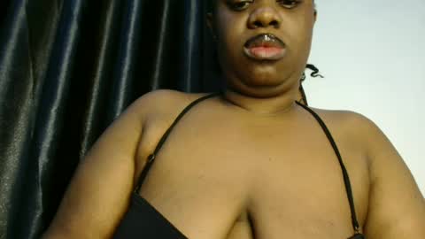 Snapshot of freaky_slut5 chatting on July 1, 2026, 5:20 am freaky slut5 online show from July 1, 2026, 5:20 am
