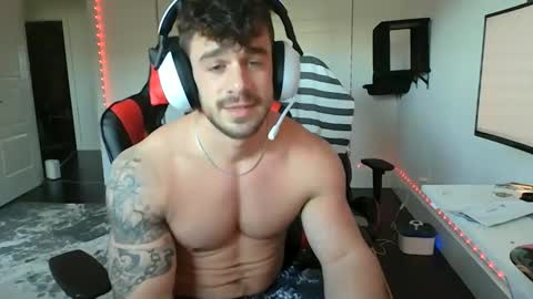 Snapshot of freakyfitking chatting on December 21, 2024, 5:07 pm freakyfitking online show from December 21, 2024, 5:07 pm