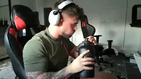 Snapshot of freakyfitking chatting on January 19, 2025, 8:51 pm freakyfitking online show from January 19, 2025, 8:51 pm