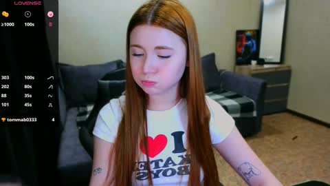 Snapshot of freckle_diyana chatting on December 15, 2024, 3:42 pm Diyana online show from December 15, 2024, 3:42 pm